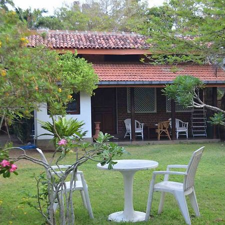 Cottage Garden Bungalows Moratuwa Exteriör bild