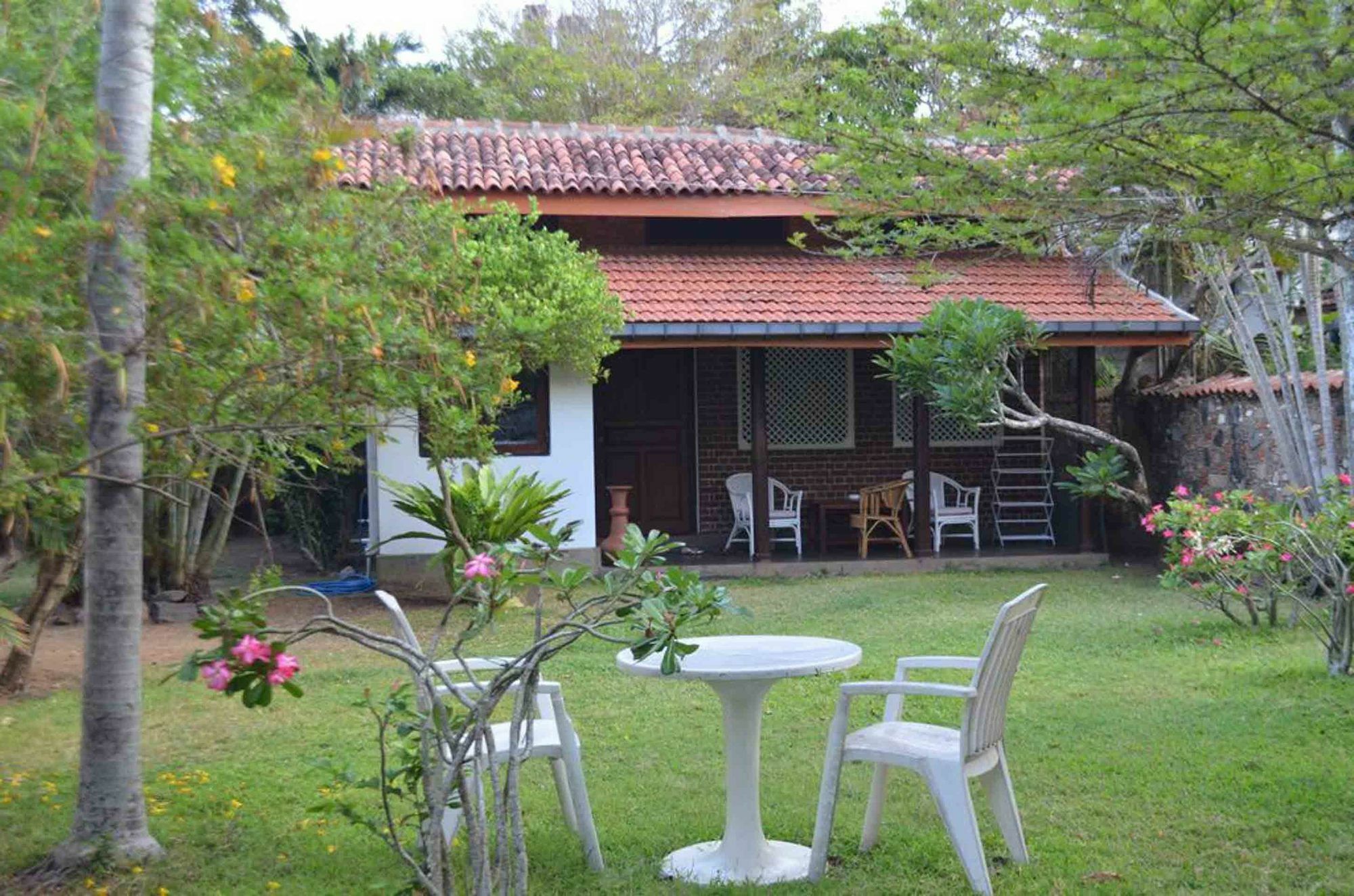 Cottage Garden Bungalows Moratuwa Exteriör bild
