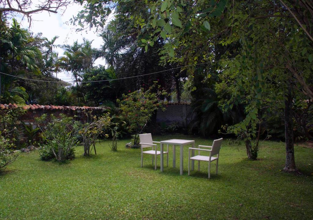 Cottage Garden Bungalows Moratuwa Exteriör bild